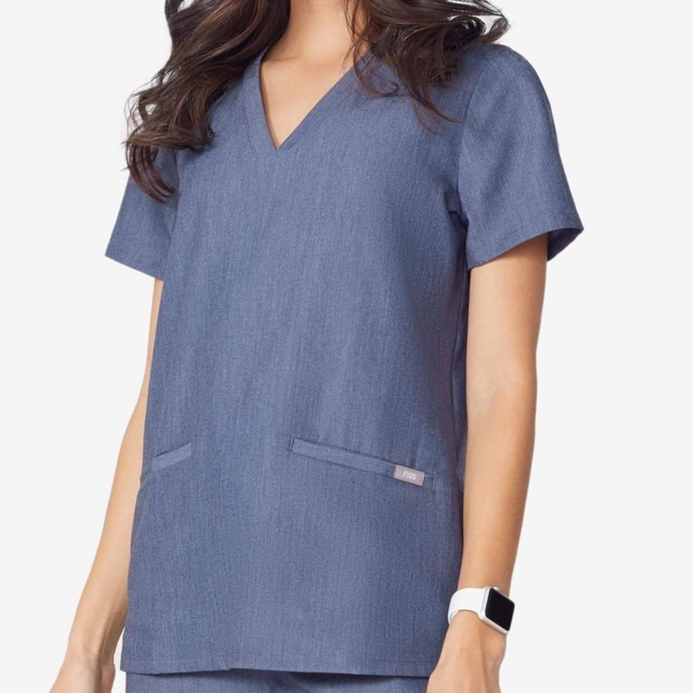 Figs Casma 3 pocket top